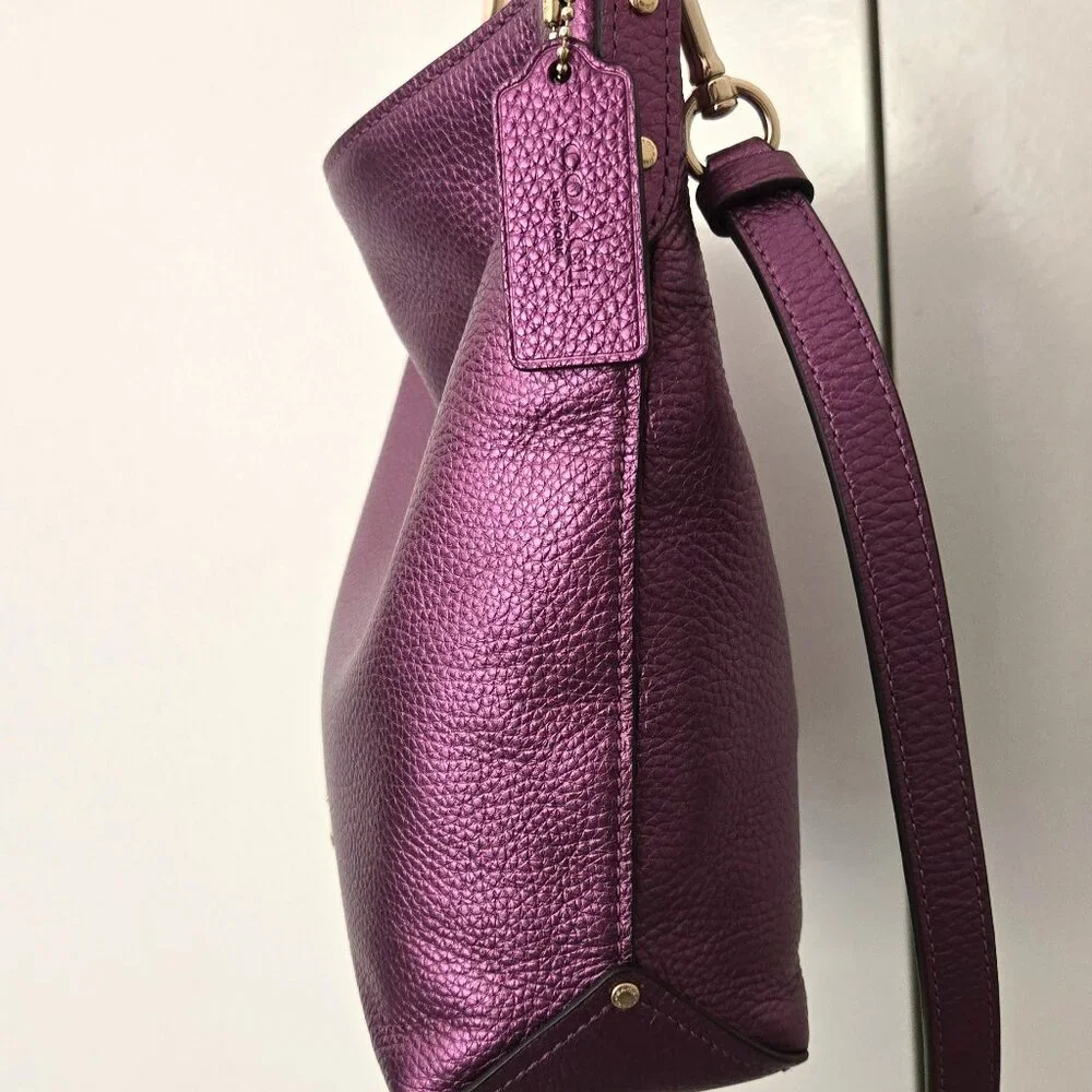 Coach Metallic Plum Leather Shoulder Bag with Gold Hardware - Picture 2 of 9